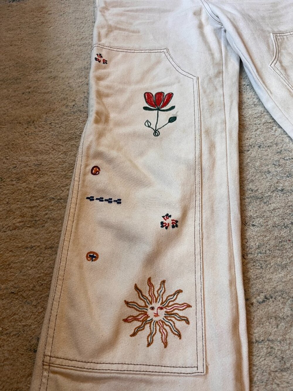BDG Embroidered Cream Jeans | Whimsical Floral & Nature Motif | Size 26 - Picture 3 of 7